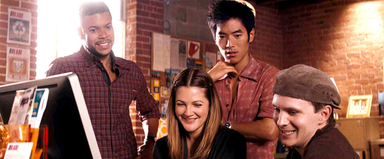 From left to right: Wilson Cruz, Drew Barrymore, Leonardo Nam, Rod Keller in the 2009 rom-com, 'He's Just Not That Into You' (Photo: New Line Cinema/Courtesy Everett Collection)