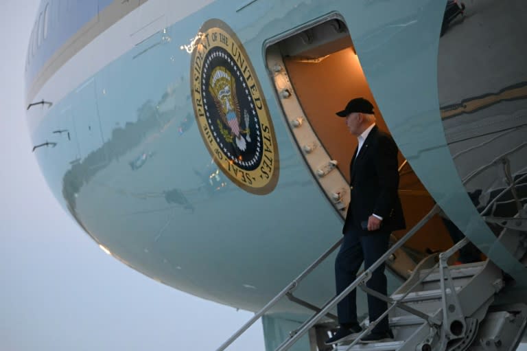 US President Joe Biden, steps off Air Force One ahead of the Los Angeles fundraiser (Mandel NGAN)