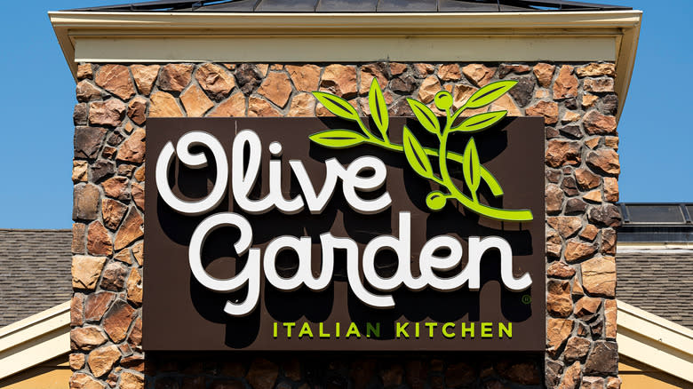 modern Olive Garden sign on storefront