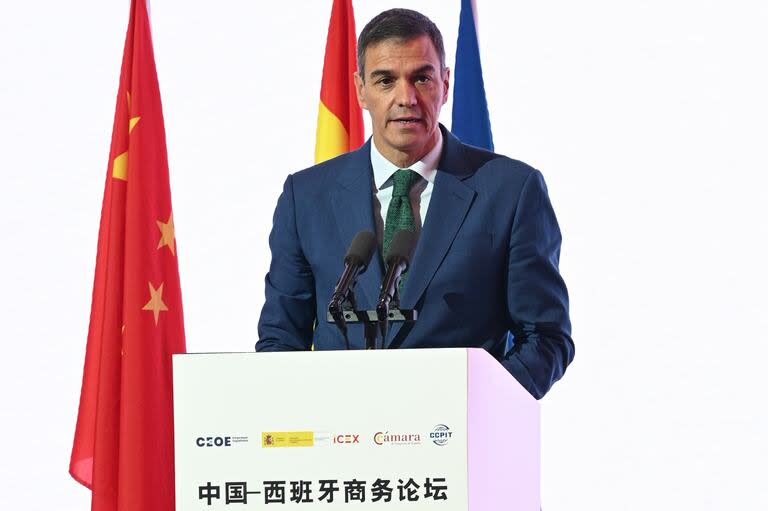 O Presidente do Governo de Espanha, Pedro Sánchez, discursa no Encontro Empresarial Espanha-China, no dia 10 de setembro de 2024, em Xangai (China).