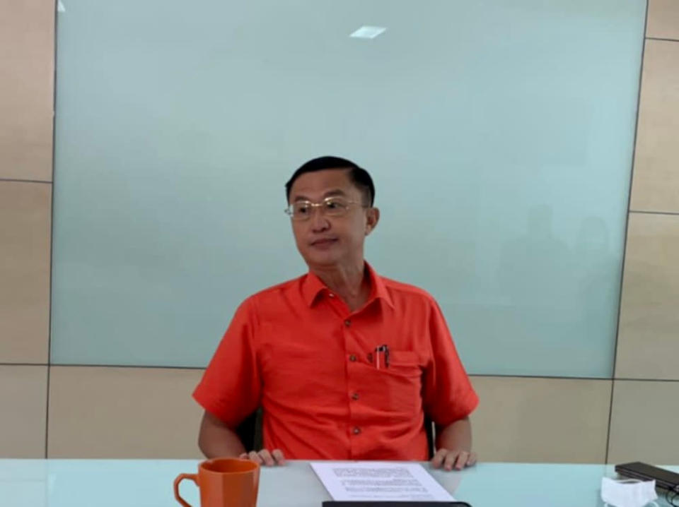 Johor MCA leader Datuk Tee Siew Kiong said he is prepared to face any action from his party in the disciplinary committee inquest tomorrow, April 21, 2022. &#x002014; Picture by Ben Tan