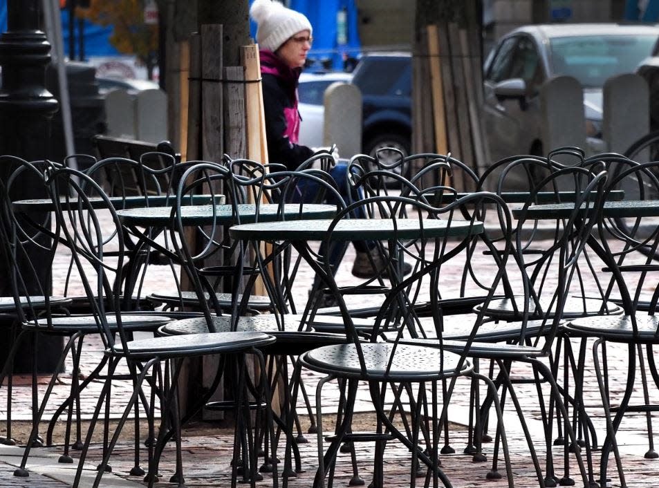 The tables and chairs are empty at Breaking New Grounds in Market Square on cold and gray Thursday, November 15, 2018. (File Photo)