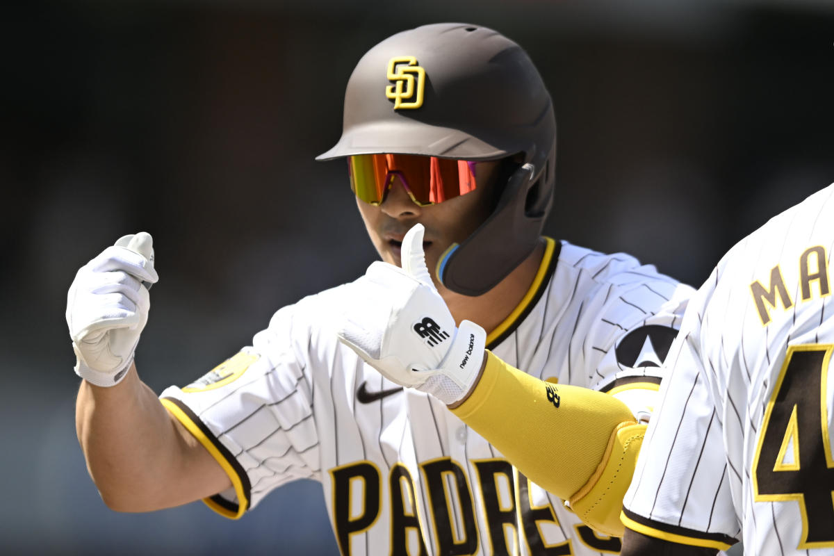 Cronenworth's big hit helps lift the Padres to a 6-4 win over Melvin's Giants