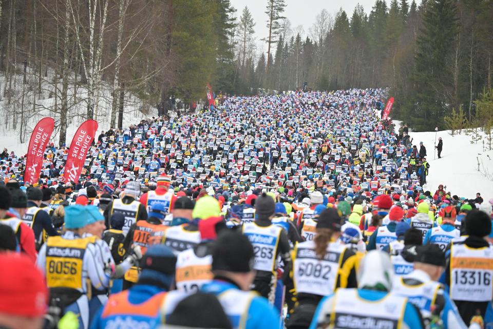 Participants at the first climb. (Bjoern Reichert/NordicFocus/Getty Images)