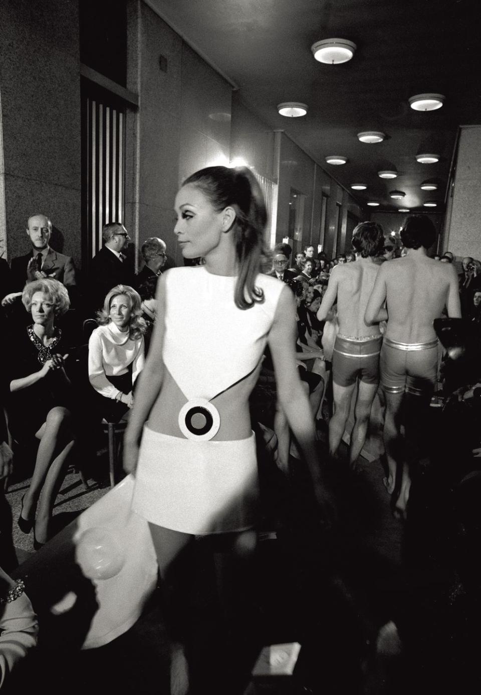 <p>Cool cut-outs seen on the runway as part of a late ’60s Pierre Cardin collection.<br></p>