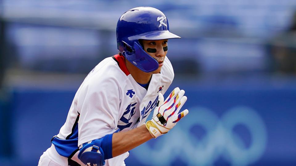 FILE - South Korea's Jung Hoo Lee plays during a baseball game at Yokohama Baseball Stadium during the 2020 Summer Olympics, Aug. 2, 2021, in Yokohama, Japan. Lee, a South Korean MVP and the son of a former MVP, will become a free agent Tuesday, Dec. 5, 2023, and major league teams can sign him through 5 p.m. EST on Jan. 3. (AP Photo/Matt Slocum, File)