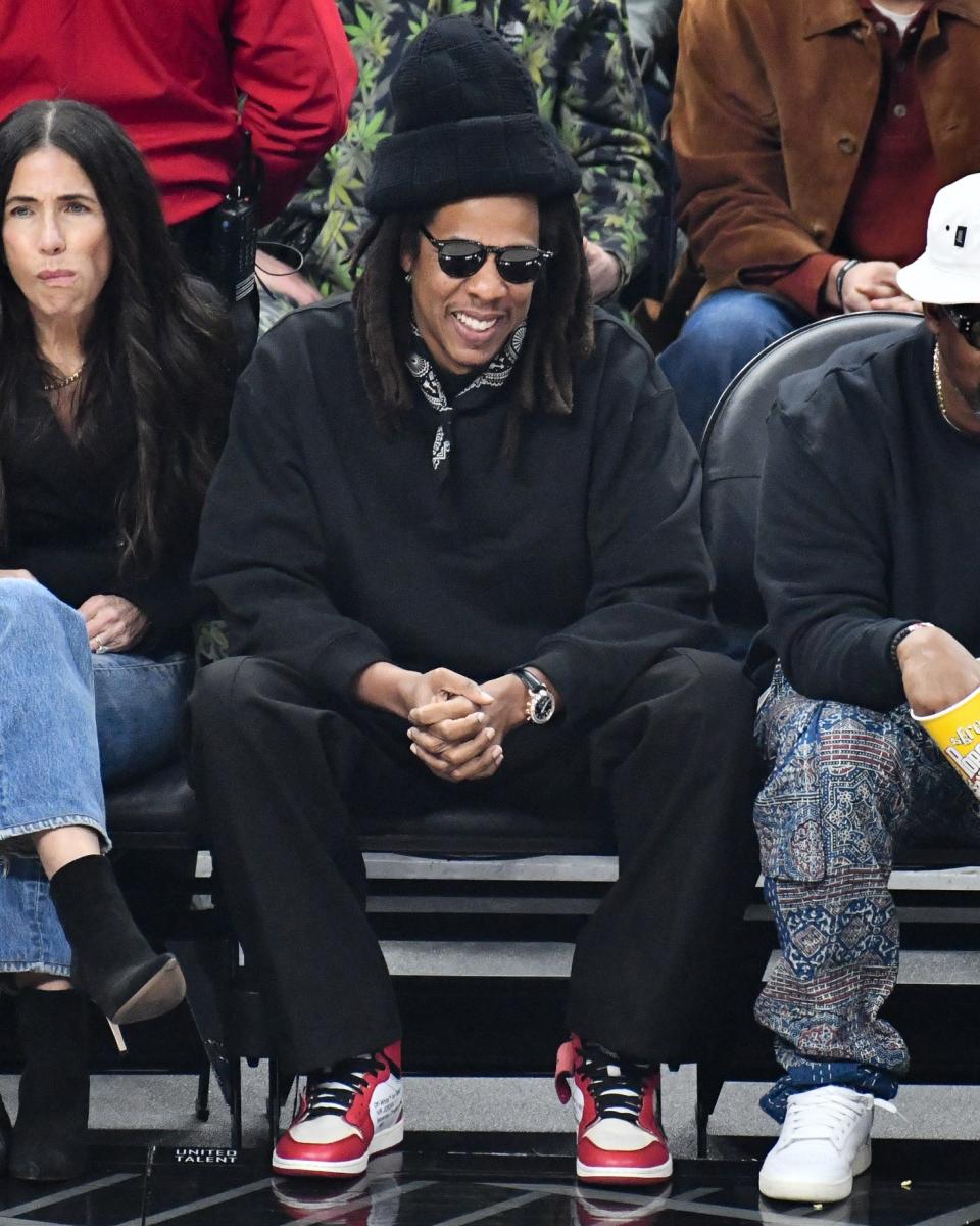 <h1 class="title">Celebrities At The Los Angeles Clippers Game</h1><cite class="credit">Allen Berezovsky/Getty Images</cite>