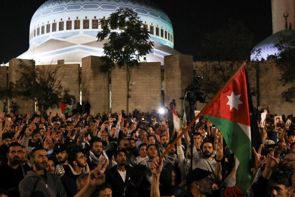 Jordanians gathered outside King Abdullah Mosque in Amman (REUTERS)