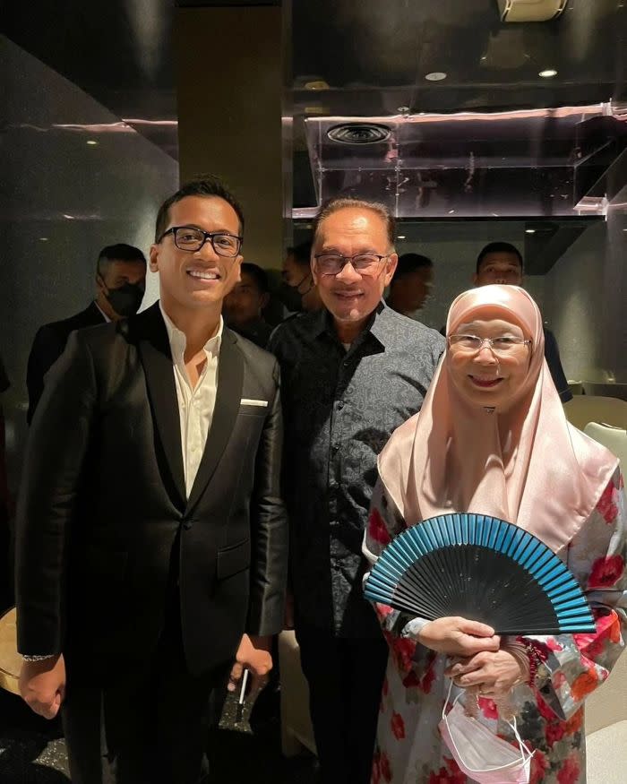 Composer and music director Andi Rianto with the Prime Minister and Dr Wan Azizah at the premiere of the movie