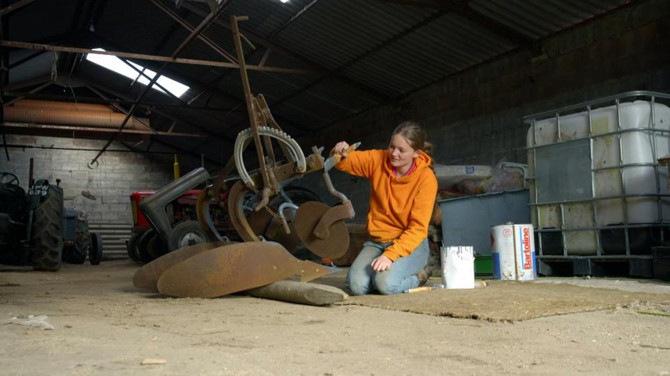 Reuben Owen: My Yorkshire Life S1 ep5 Sarah Dow painting old equipment