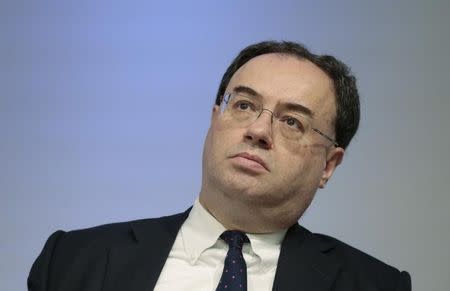 Bank of England Deputy Governor for Prudential Regulation Andrew Bailey listens to a reporter's question during a news conference at the Bank of England in London, Britain, December 1, 2015. REUTERS/Suzanne Plunkett