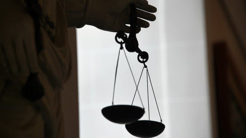 La balance, symbole de la justice. - DAMIEN MEYER