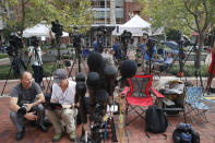 <p>Members of the media as set up outside of federal court as jury deliberations are set to begin in the trial of former Trump campaign chairman Paul Manafort, in Alexandria, Va., Thursday, Aug. 16, 2018. (Photo: Jacquelyn Martin/AP) </p>