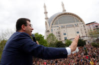 Ekrem Imamoglu, main opposition Republican People's Party (CHP) mayoral candidate, addresses his supporters during a gathering in Istanbul, Turkey, April 12, 2019. REUTERS/Murad Sezer