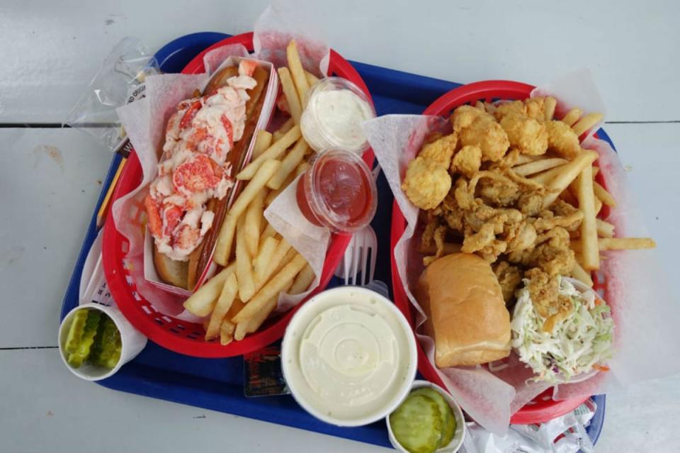 #44 Bob’s Clam Hut (Kittery, Maine)