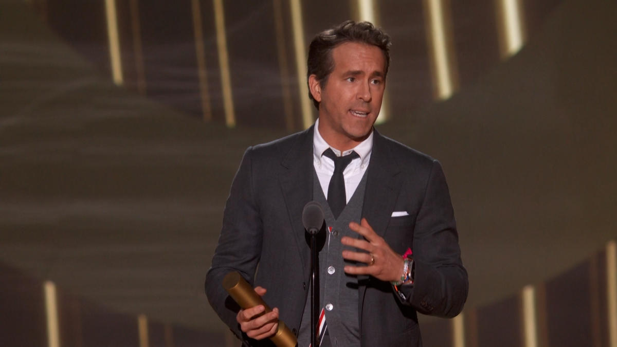 Ryan Reynolds Funny And Heartfelt Pca Award Win Speech 