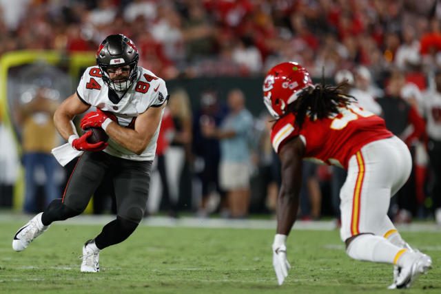 Bucs expected to release veteran tight end Cameron Brate