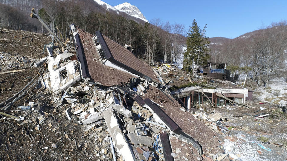 Avalanche buries hotel