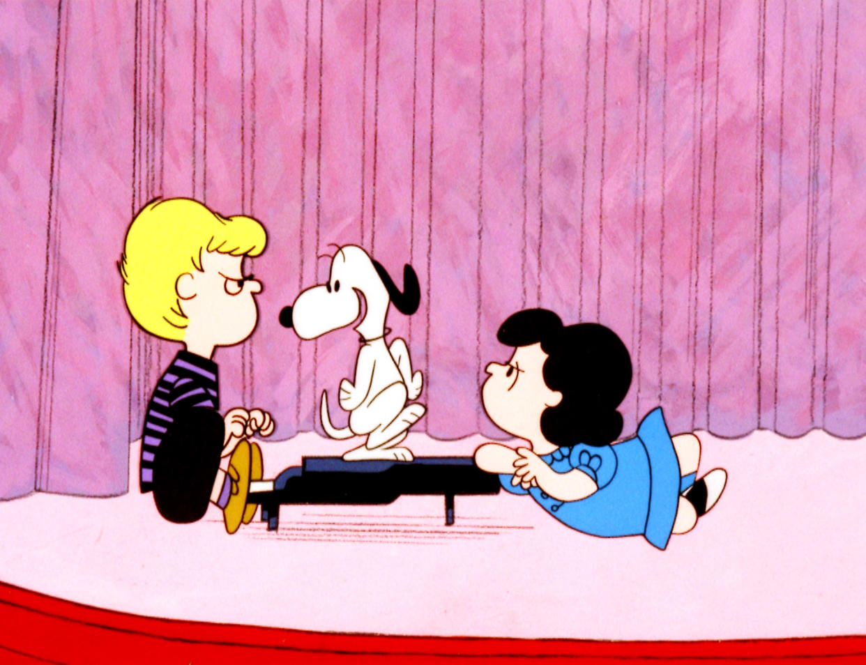 Snoopy became a 'Peanuts' class clown in 'A Charlie Brown Christmas' (Photo: ©United Features Syndicate/Courtesy Everett Collection)