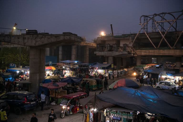 El lugar de una nueva estación de subte y paso elevado en Nueva Delhi.