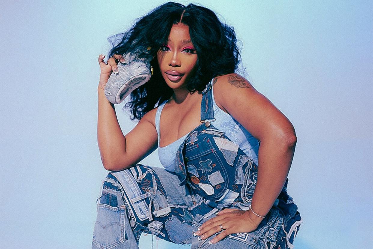 SZA for her second collaboration with Crocs, which launches tomorrow. Talked the collection, her style and SNL Performance.  Credit: Breyona Holt; https://drive.google.com/drive/folders/1pB1js8amvJgSTS5k4vsqcevM_cKFwFtf