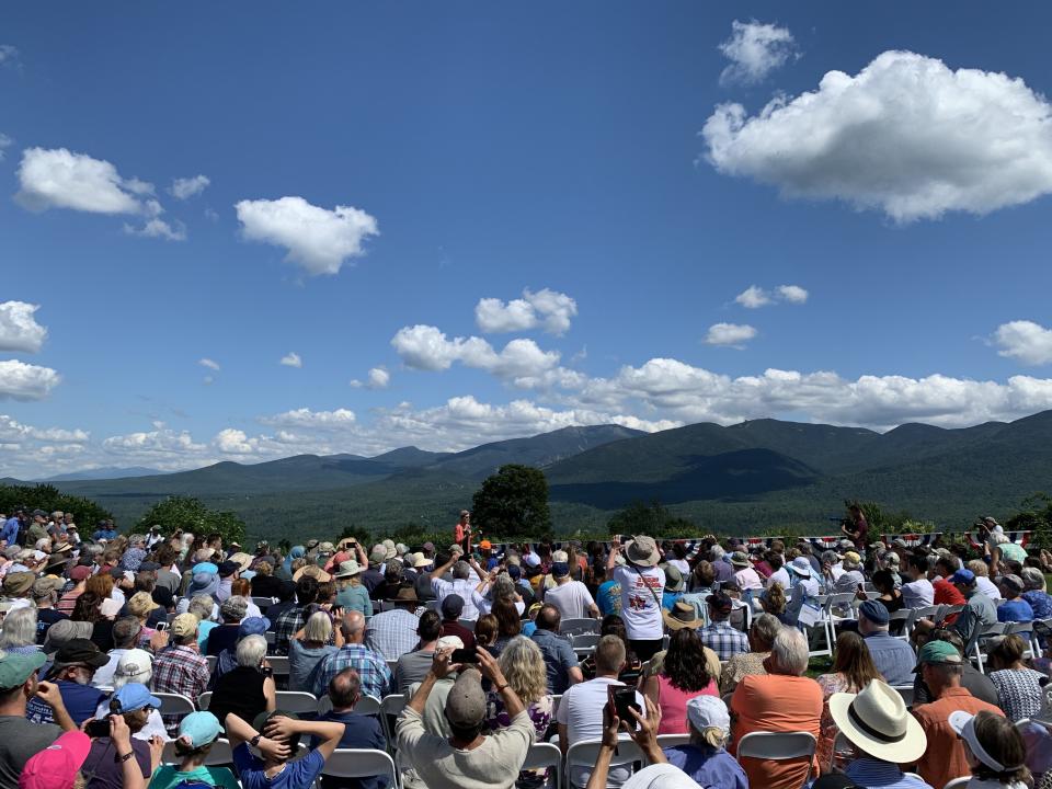 Sen. Elizabeth Warren campaigns in Franconia, New Hampshire, on Wednesday. (Photo: Igor Bobic/HuffPost)