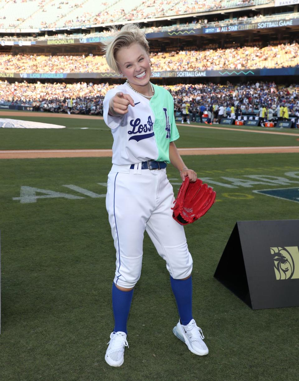 <p>Jojo Siwa gets ready for the competition at the celebrity softball game during MLB's All-Star Week at Dodger Stadium on July 16 in Los Angeles.</p>