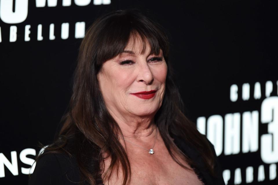 Anjelica Huston