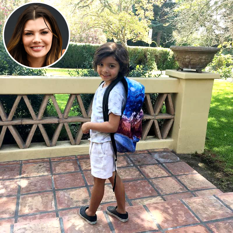 <p>Mom-of-three Ali Landry shared a photo of her middle child’s “1st day of school” as a kindergartener. For the record, “Yes, I totally cried!!!!!” she noted. (Photos: <a rel="nofollow noopener" href="https://www.instagram.com/p/BX0ma-gDG6B/?hl=en&taken-by=alilandry" target="_blank" data-ylk="slk:Ali Landry via Instagram;elm:context_link;itc:0;sec:content-canvas" class="link ">Ali Landry via Instagram</a>/AP Images) </p>