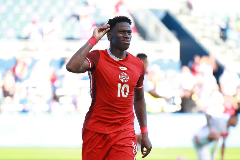 Jonathan David festeja su gol frente a Perú