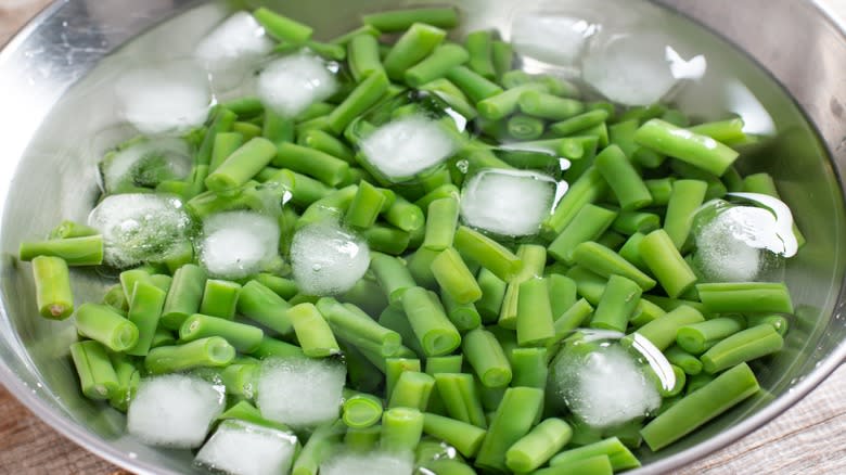 Blanched green beans