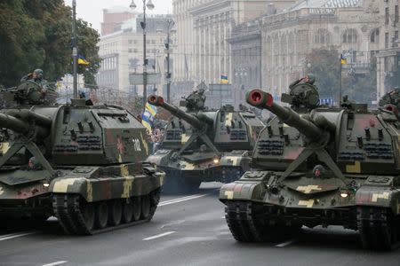 Ukrainian 2S19 Msta-S self-propelled howitzers drive during Ukraine's Independence Day military parade in central Kiev, Ukraine, August 24, 2016. REUTERS/Valentyn Ogirenko