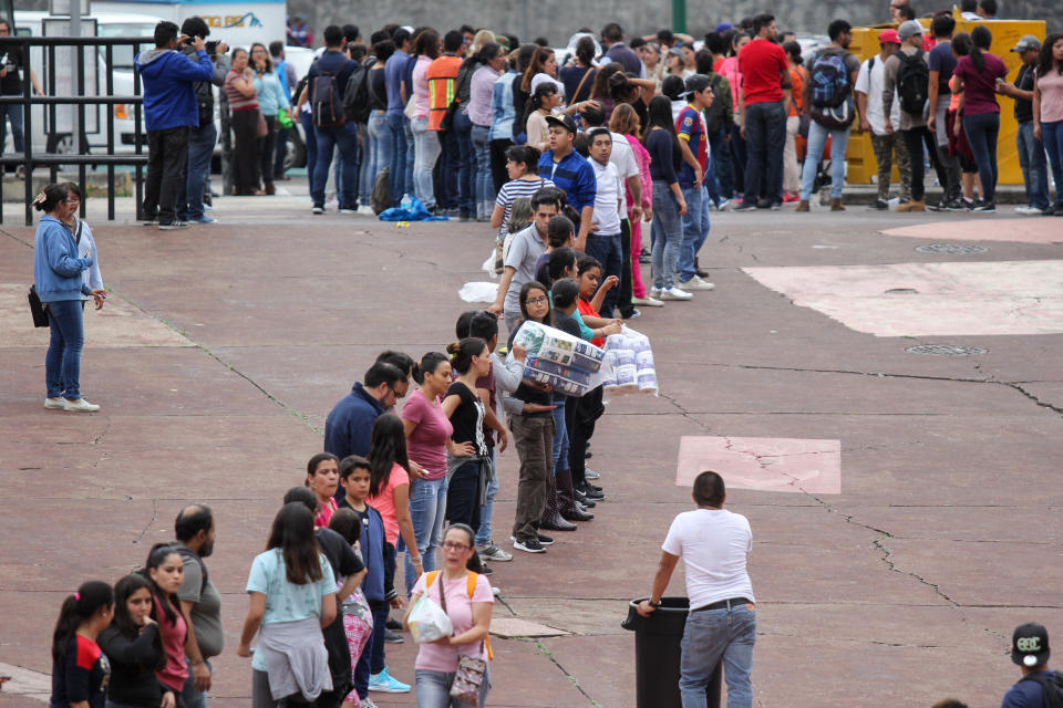 27 imágenes de México frente al sismo que erizan la piel de emoción