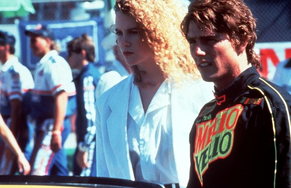 Immerhin lernte Tom Cruise am Set die Australierin Nicole Kidman kennen, die er auf und abseits der Leinwand eroberte. Ansonsten stellt die Rennfahrer-Geschichte "Tage des Donners" in seiner Filmografie sicher keinen Meilenstein dar. Es blieb sein einziger Film 1990, den Goldenen Bravo-Otto als beliebtester Filmstar gewann er dennoch. (Bild: Paramount)