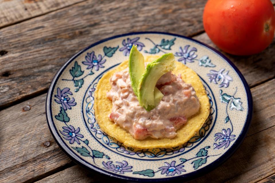 Tostada de atún/ Recetas con atún de lata