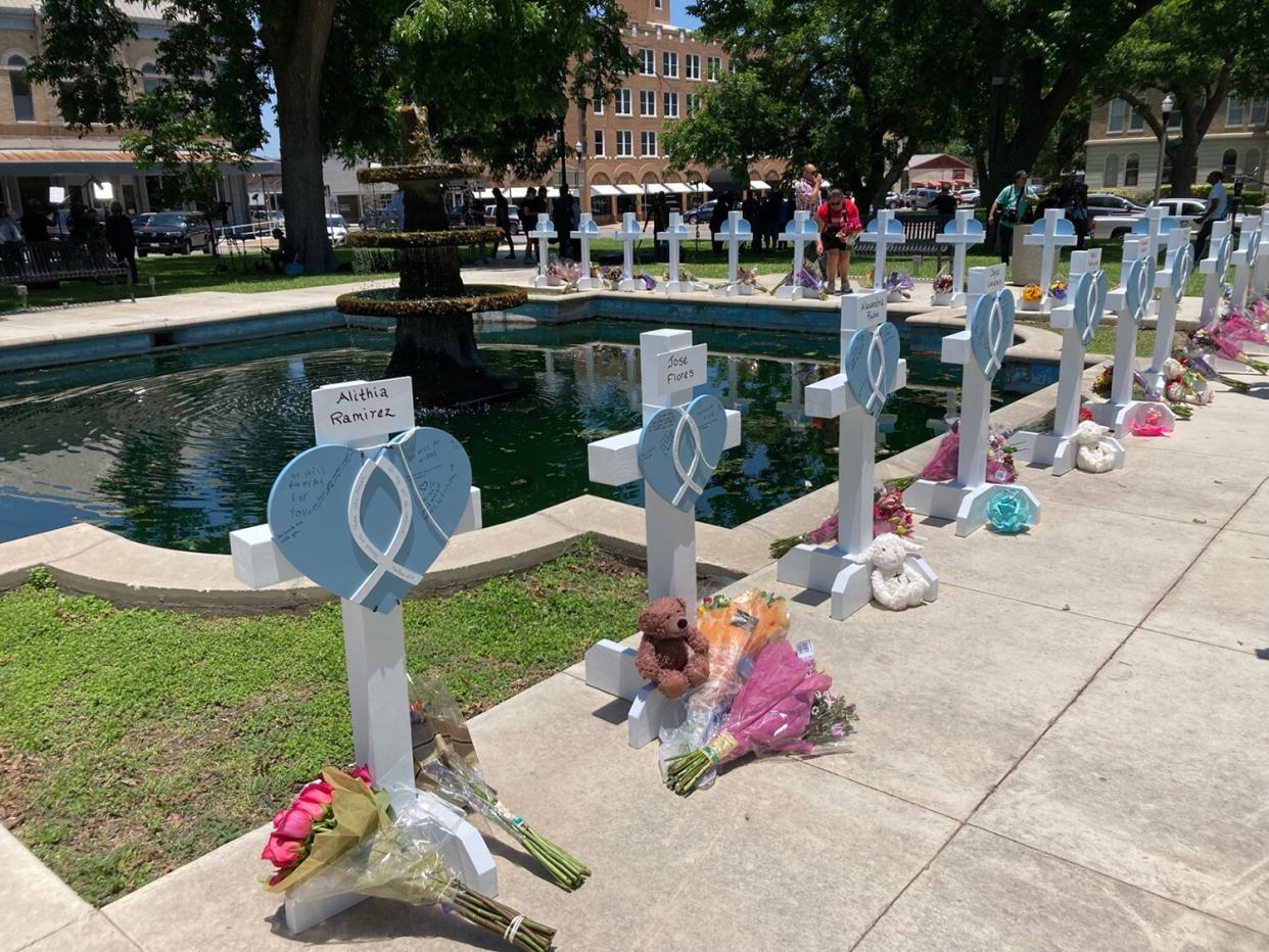 Uvalde victims memorial