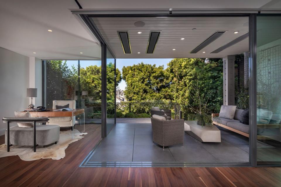 12) Custom Sliding Glass Doors Unite Indoor and Outdoor Living.