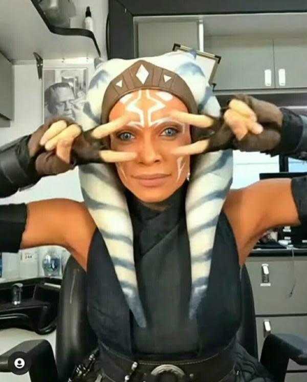 Rosario Dawson como Ahsoka Tano (Crédito: Disney)