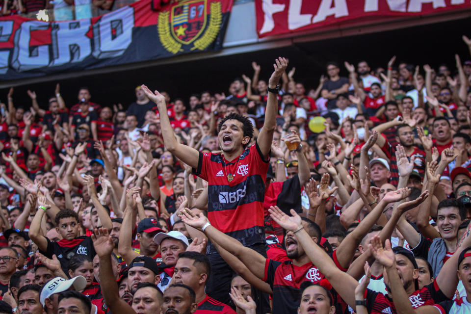 Superlotação, filas imensas e hostilidade aos torcedores são algumas das reclamações do Flamengo.