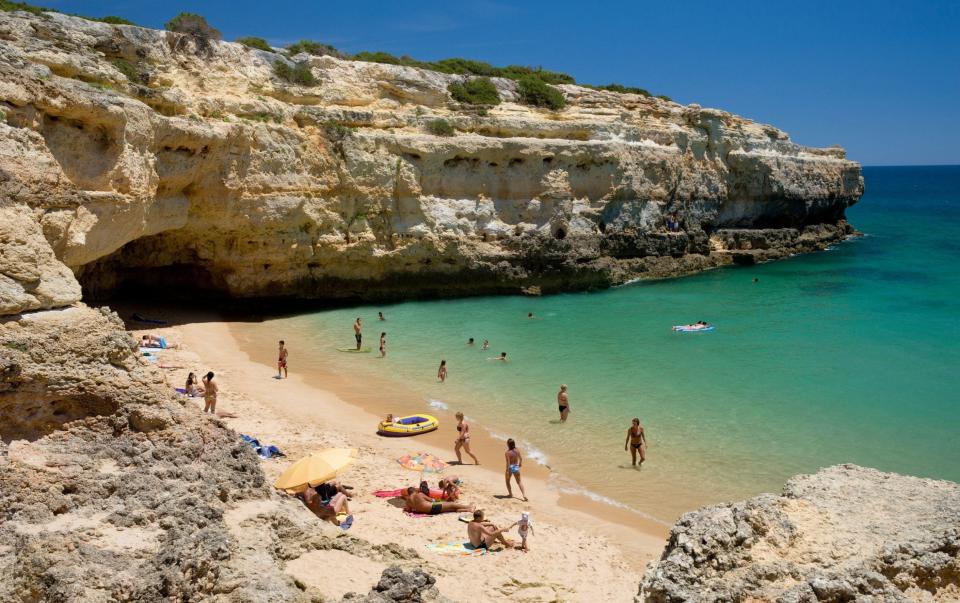 Armacao de Pera, Praia da Albandeira, Algarve