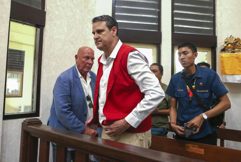 Australian Troy Smith, who is accused of drug possession, stands in a courtroom for his trial at Denpasar district court, Bali, Indonesia on Thursday, June 27, 2024. Indonesian police arrested Smith on April 30 after he was allegedly caught with methamphetamine in his hotel. (AP Photo/Firdia Lisnawati)