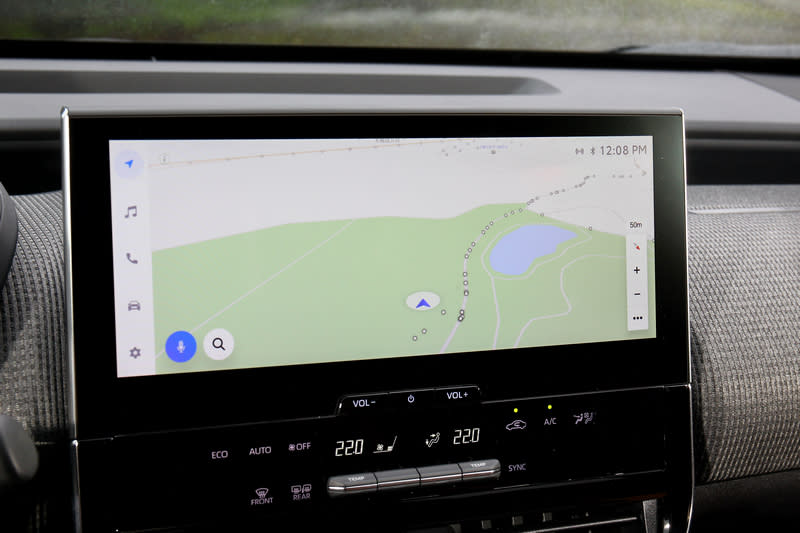 12.3吋中控螢幕提供Apple Carplay、Android Auto、充電排程、導航等。