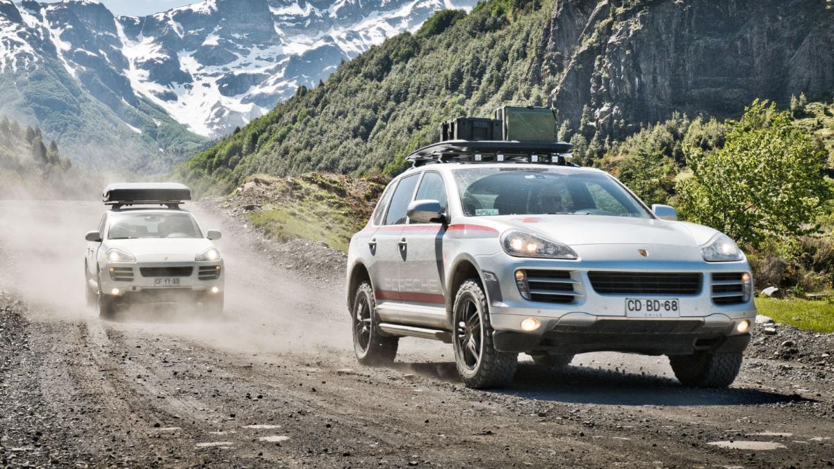 Dos viejos Porsche Cayenne enviados a un viaje a la Patagonia