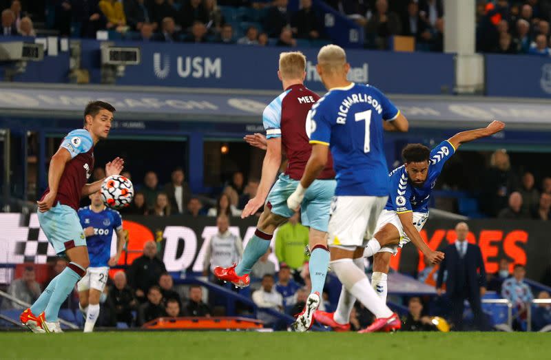 Premier League - Everton v Burnley