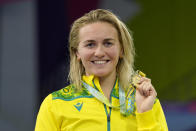 Ariarne Titmus of Australia poses after winning the gold medal in the Women's 400 meters freestyle final during the swimming competition of the Commonwealth Games, at the Sandwell Aquatics Centre in Birmingham, England, Wednesday, Aug. 3, 2022. (AP Photo/Kirsty Wigglesworth)
