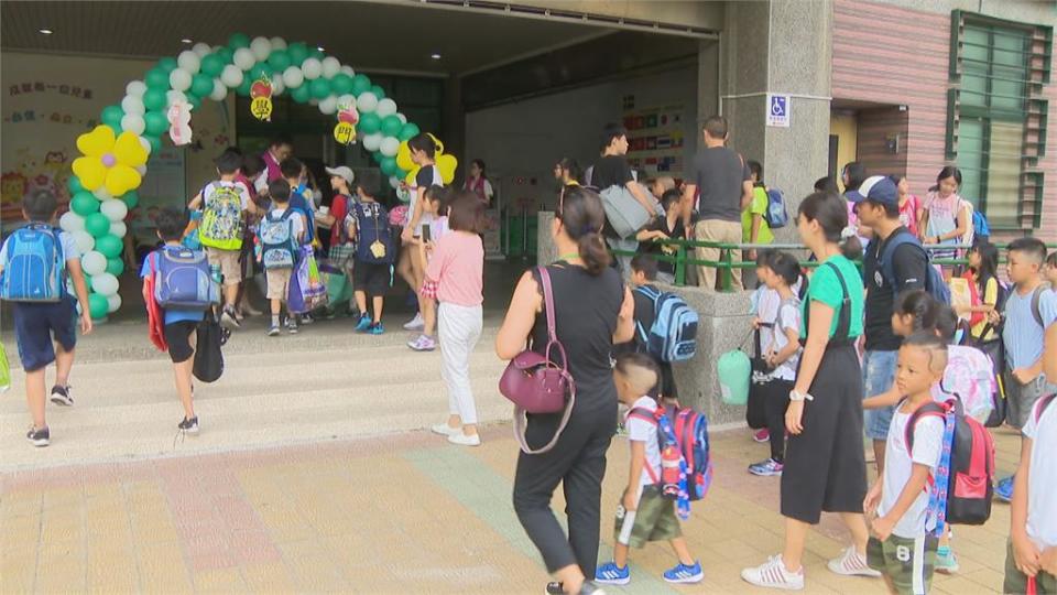 北市開學「線上線下分流」　柯文哲：7/27漸放寬管制