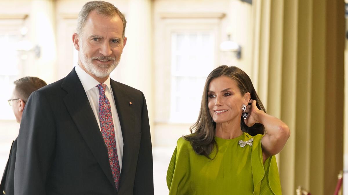 La Reina de España lució un vestido de Beckham que también lució Kendall Jenner en la recepción de palacio