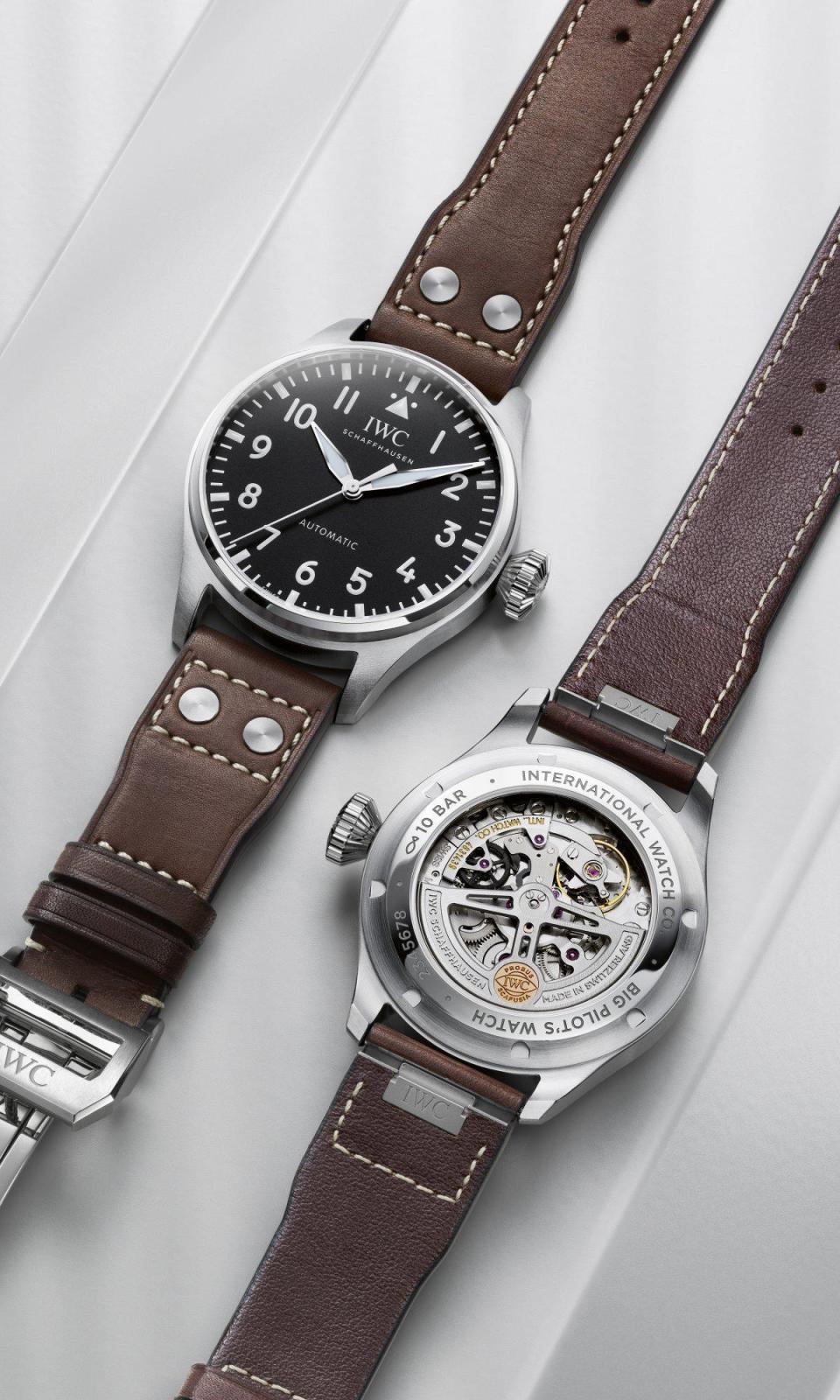 IWC今年推出Big Pilot's Watch 43腕錶，擁有獨家開發的錶帶更換結構，可以換上金屬鍊帶或是不同顏色的皮錶帶。