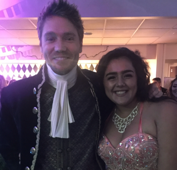 A guest posted a photo with Chad Michael Murray. (Photo: Instagram/alondra.jewel)