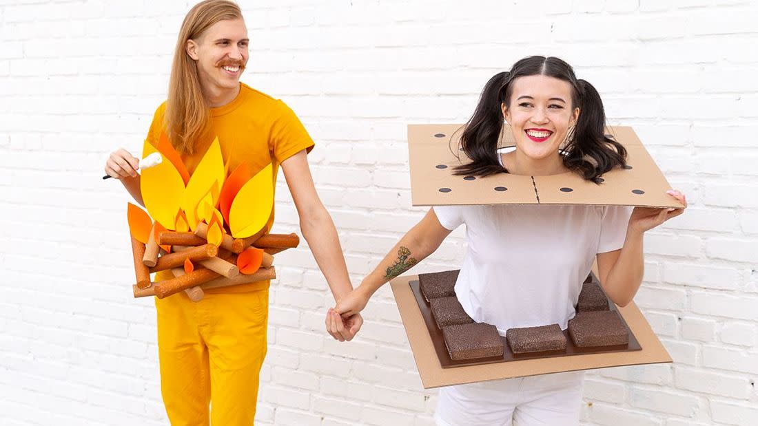campfire and smores couples halloween costume